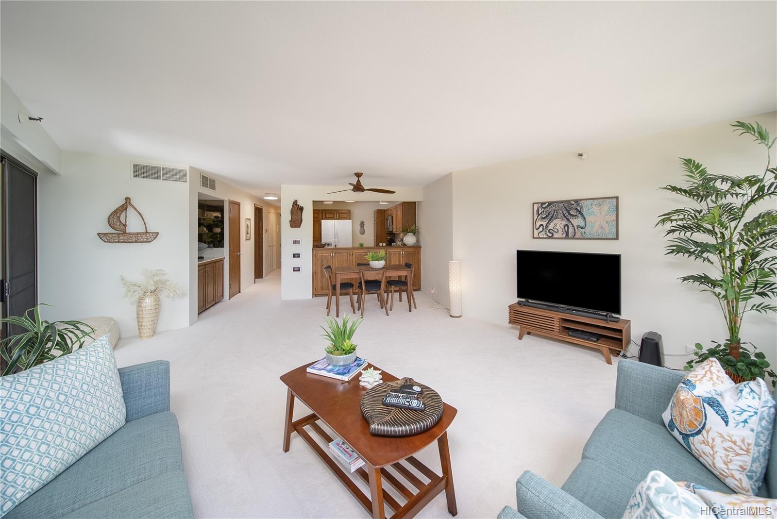 555 Hahaione Street #10H, Honolulu, HI 96825