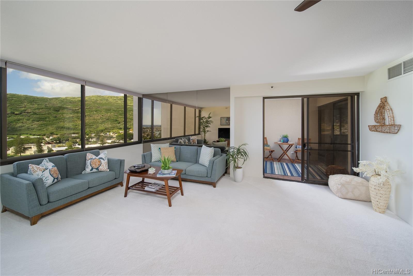 555 Hahaione Street #10H, Honolulu, HI 96825