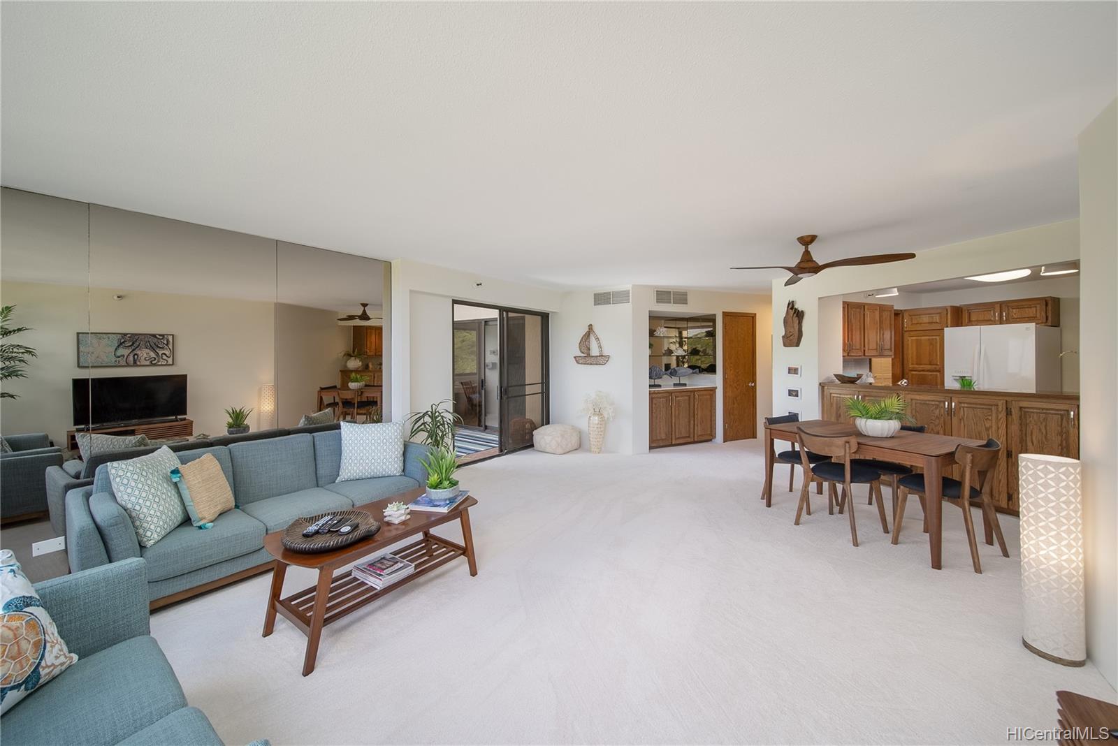 555 Hahaione Street #10H, Honolulu, HI 96825