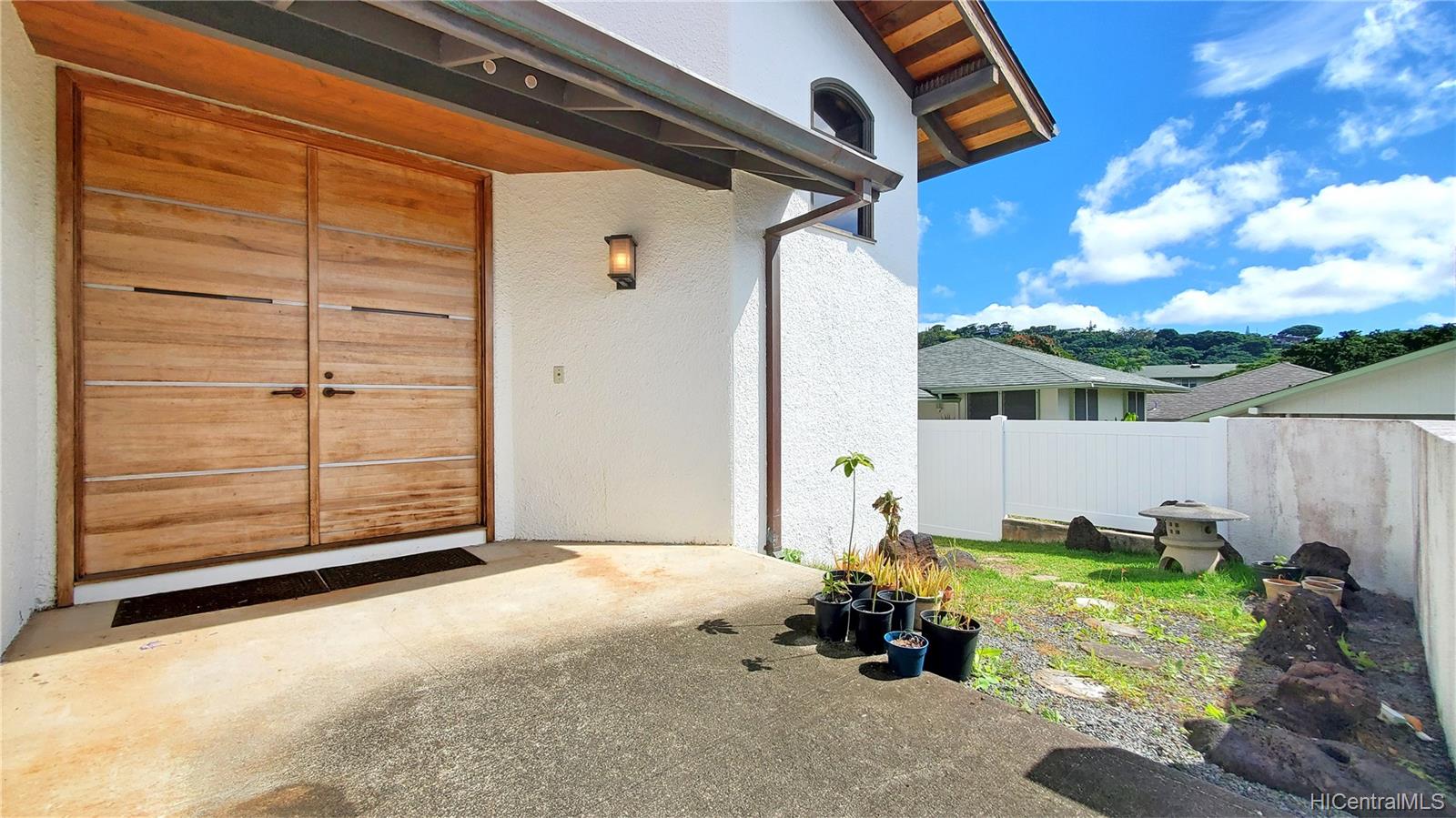 2319 Liliha Street Honolulu, HI 96817