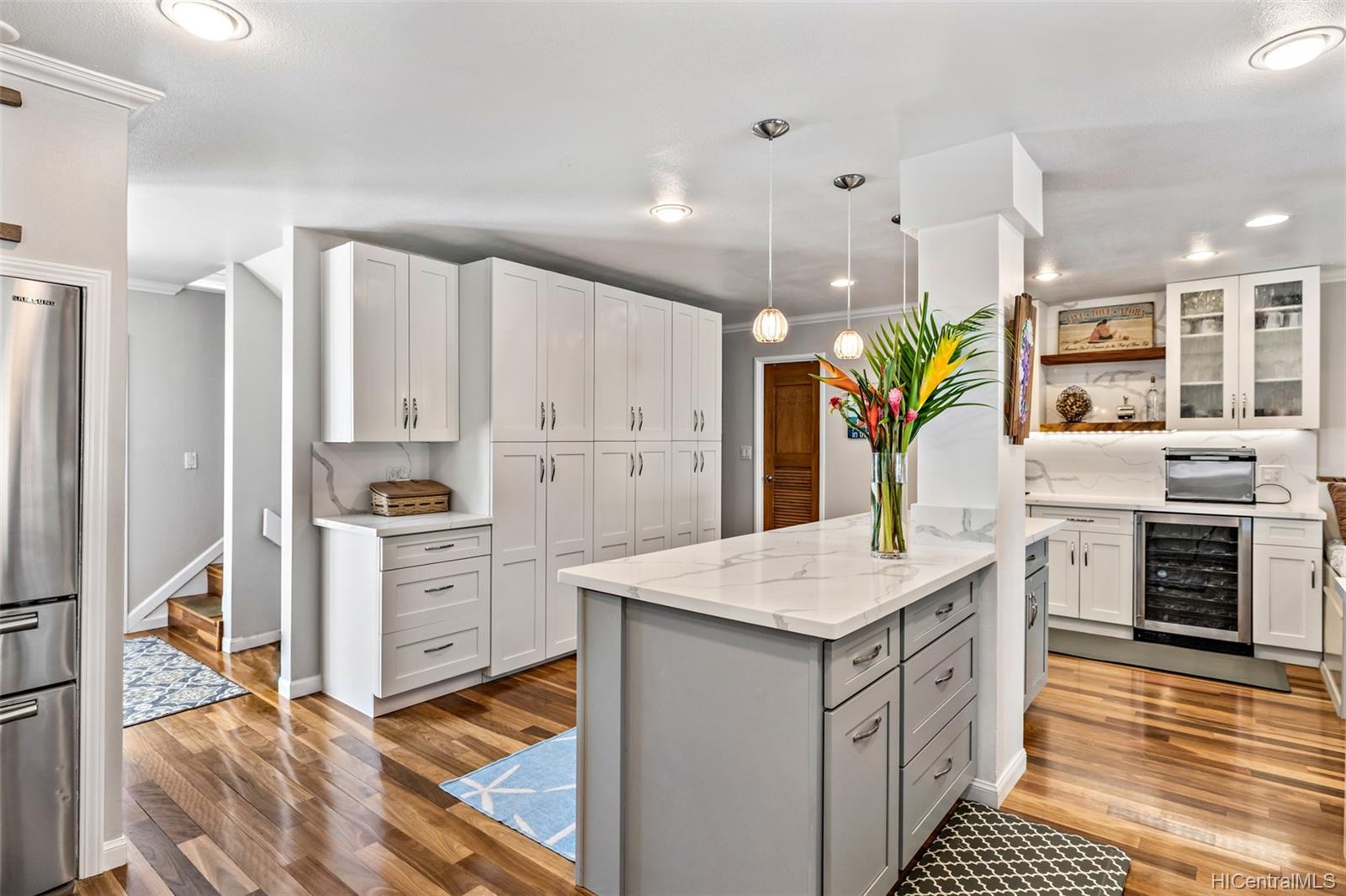 1028 Mokuhano Street Honolulu, HI 96825