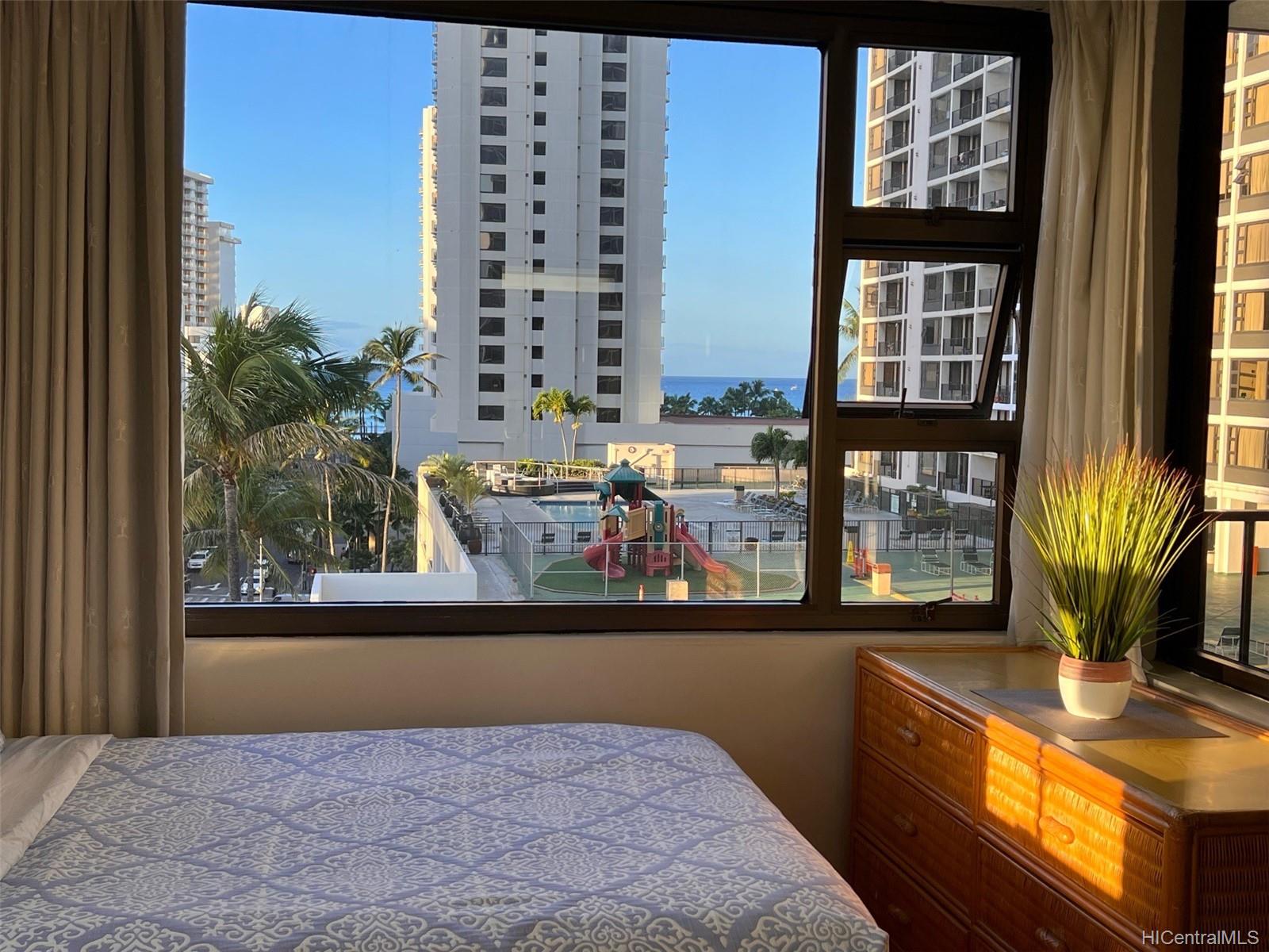 201 OHUA Avenue #T2-814, Honolulu, HI 96815