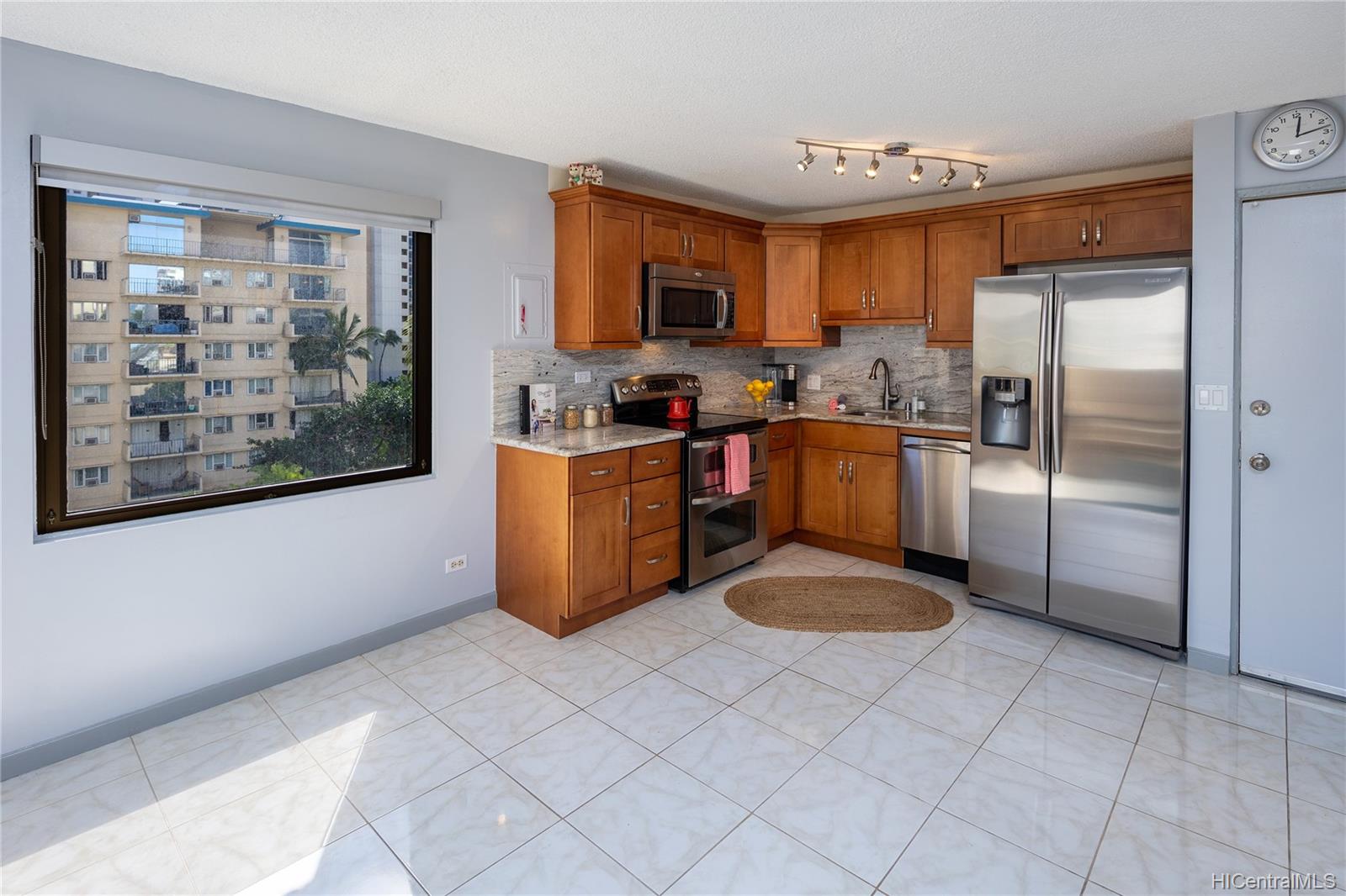 2140 Kuhio Avenue #501, Honolulu, HI 96815