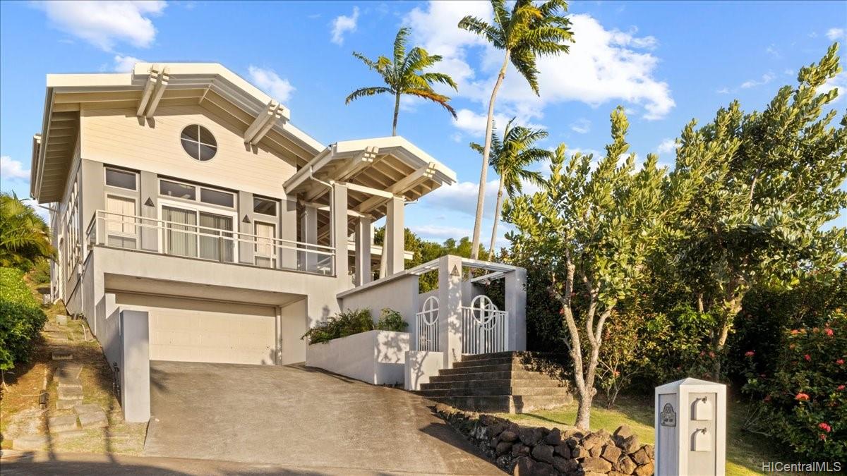 626 Kahiau Loop Honolulu, HI 96821