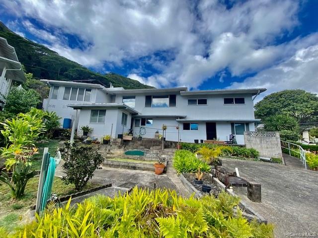 3581 Kumu Place Honolulu, HI 96822