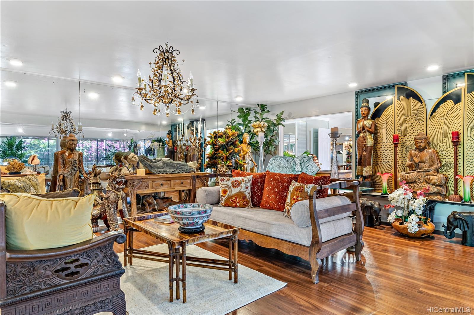 4339 Papu Circle Honolulu, HI 96816