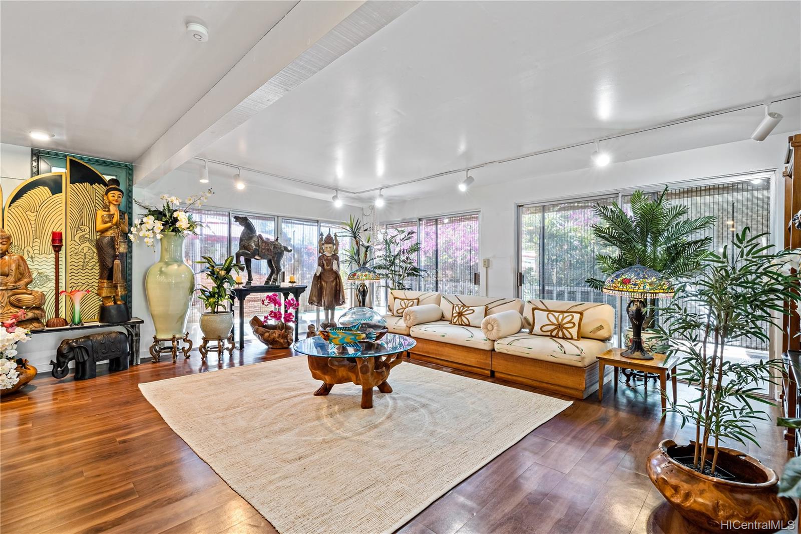 4339 Papu Circle Honolulu, HI 96816