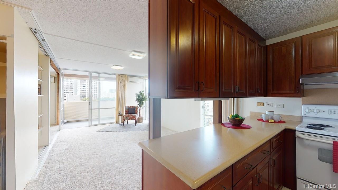 1617 Keeaumoku Street #605, Honolulu, HI 96822