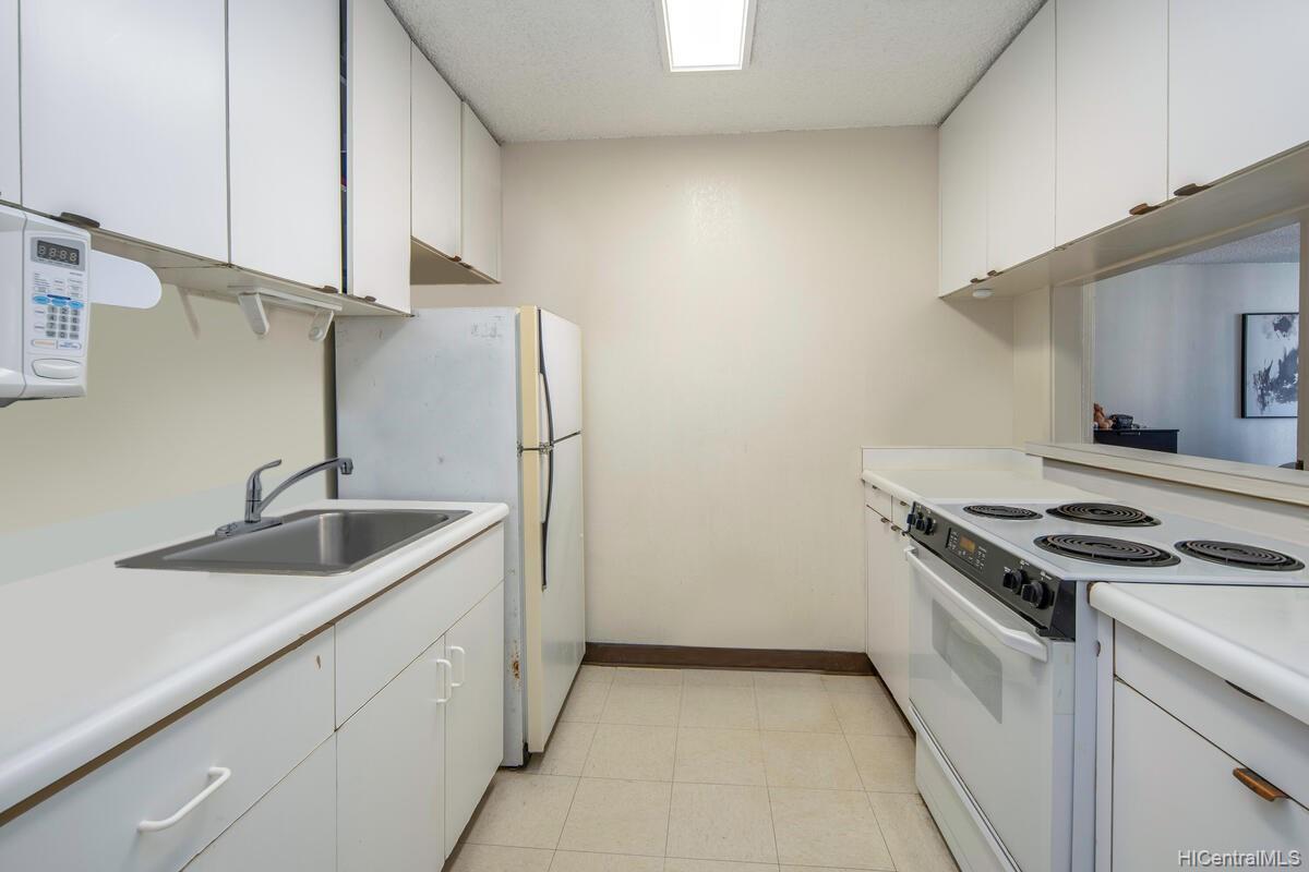 1617 Kapiolani Boulevard #1801, Honolulu, HI 96814