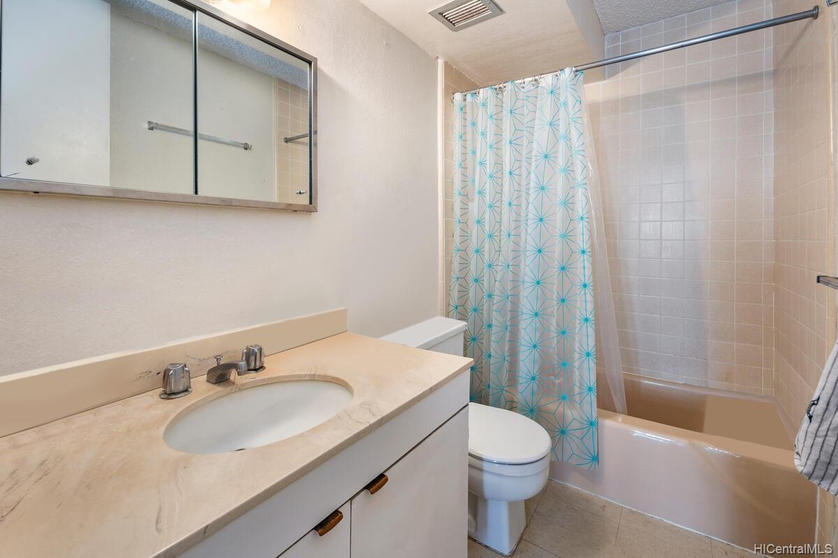 1617 Kapiolani Boulevard #1801, Honolulu, HI 96814