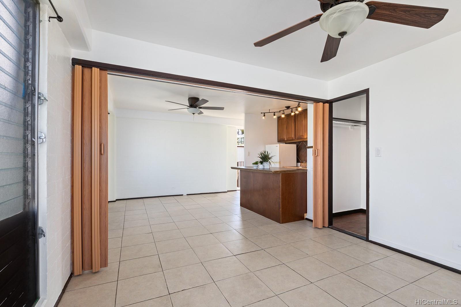 1469 Lusitana Street #303, Honolulu, HI 96813