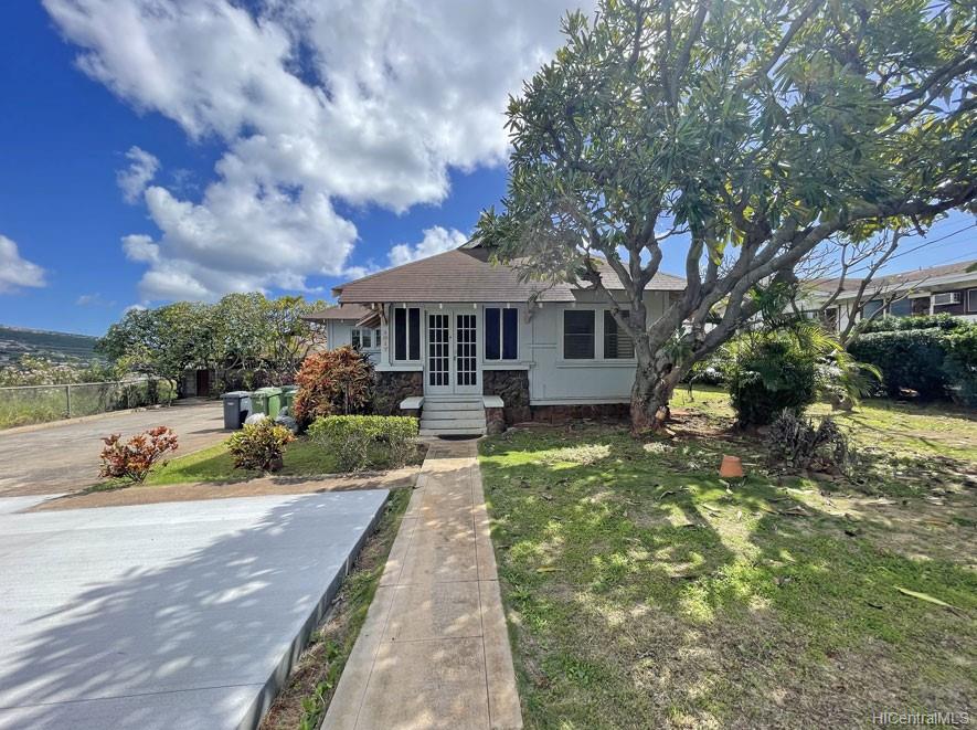 1017 14th Avenue Honolulu, HI 96816