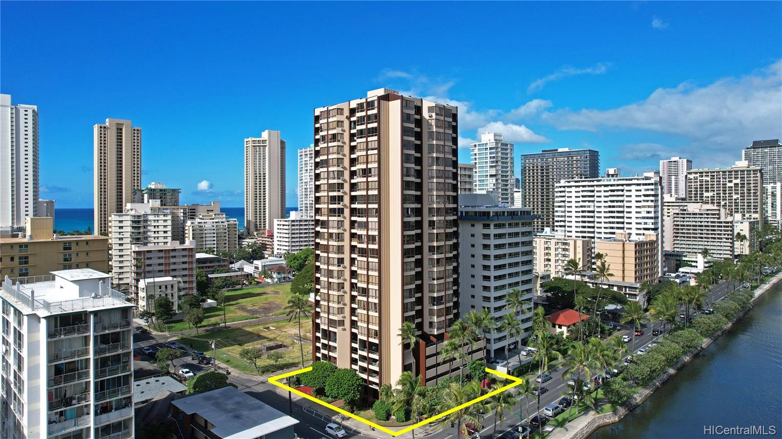 320 Liliuokalani Avenue #2305, Honolulu, HI 96815