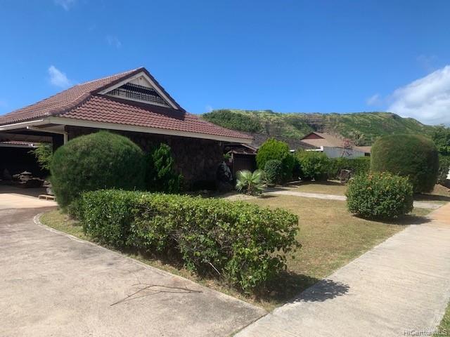 668 Hakaka Street Honolulu, HI 96816