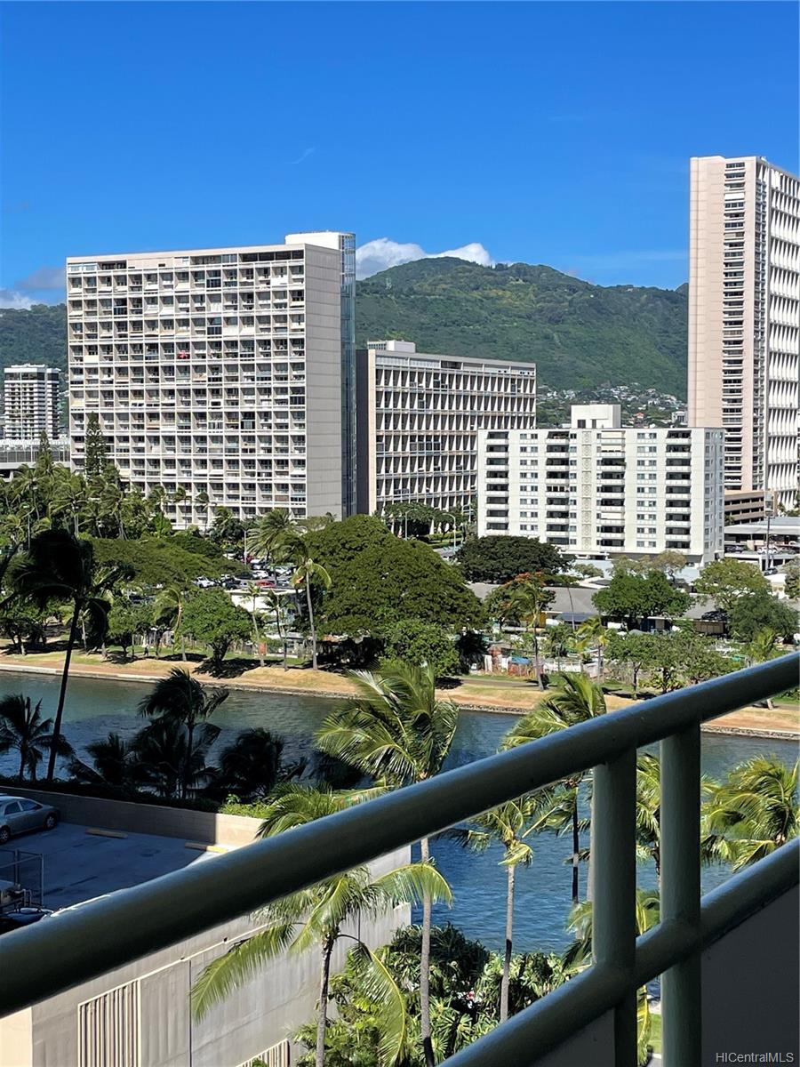 445 Kaiolu Street #1006, Honolulu, HI 96815