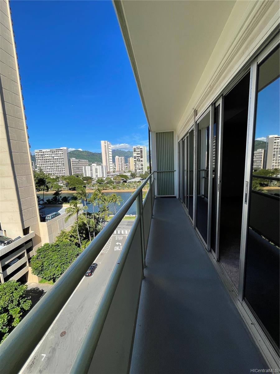 445 Kaiolu Street #1006, Honolulu, HI 96815