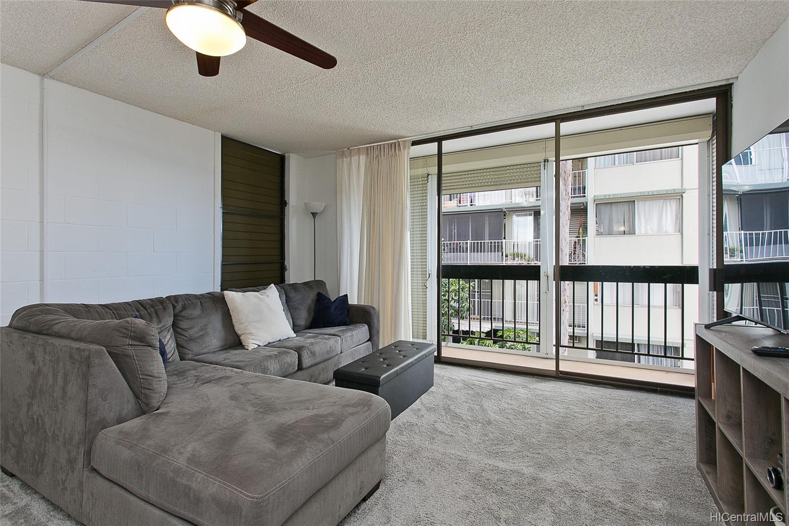 1560 Thurston Street #405, Honolulu, HI 96822