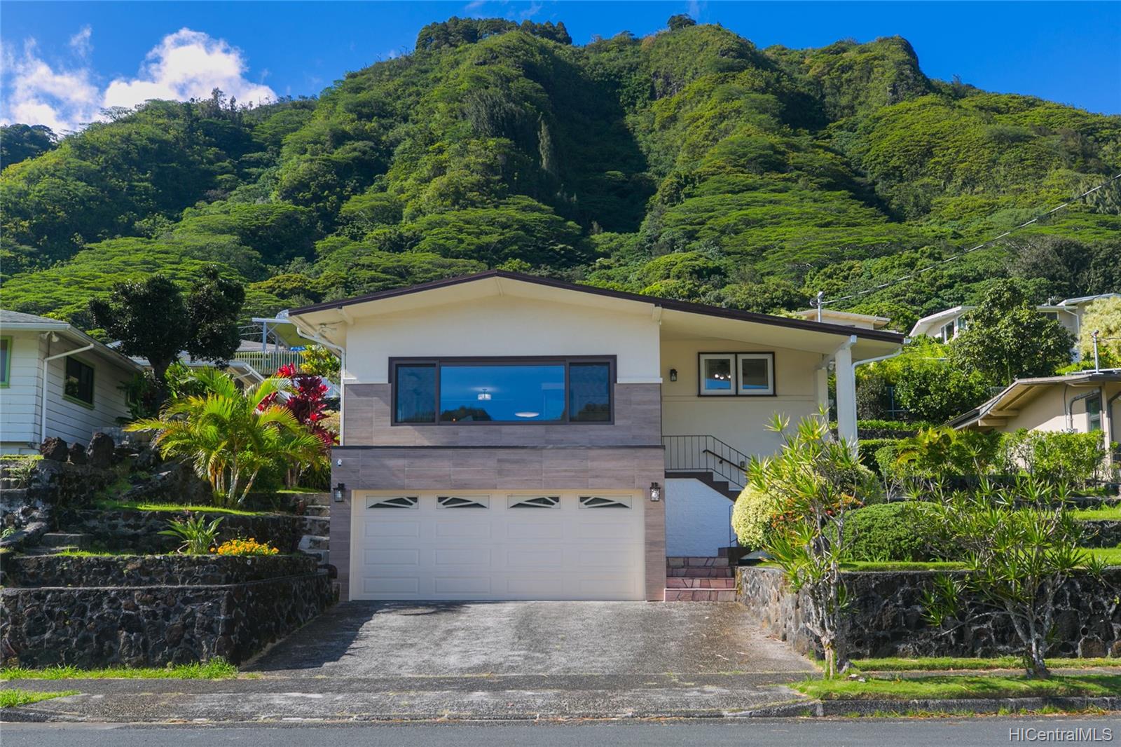 3352 Oahu Avenue Honolulu, HI 96822