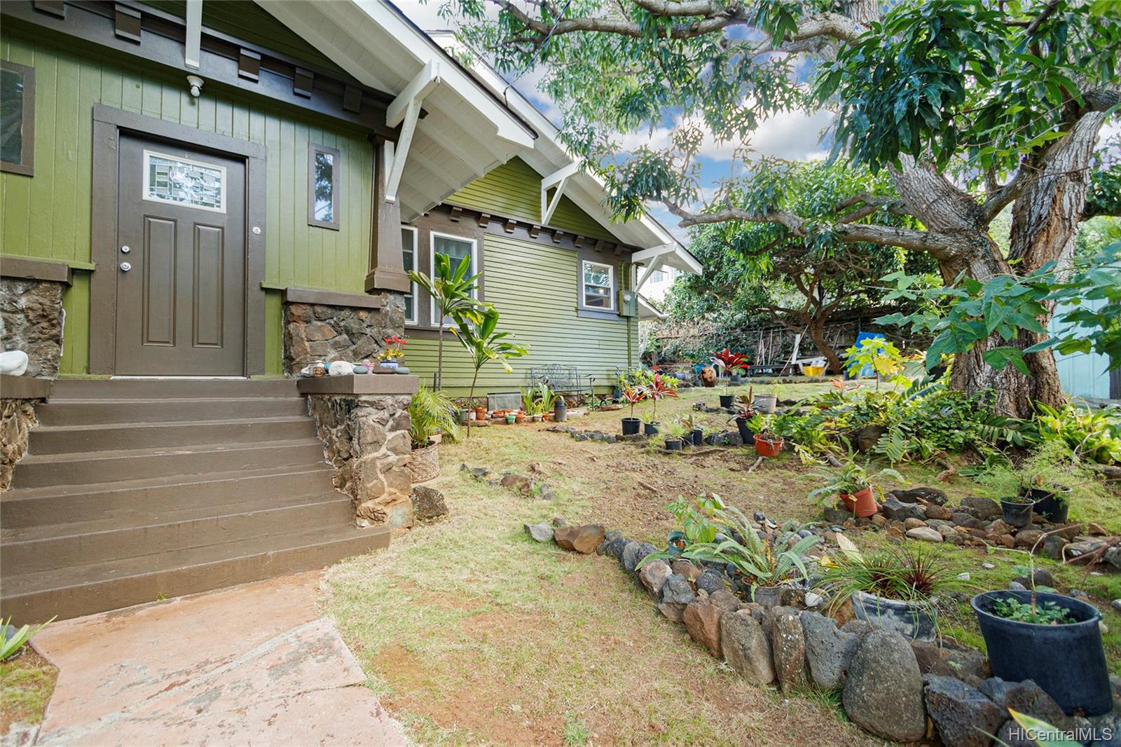 1919 Hunnewell Street Honolulu, HI 96822