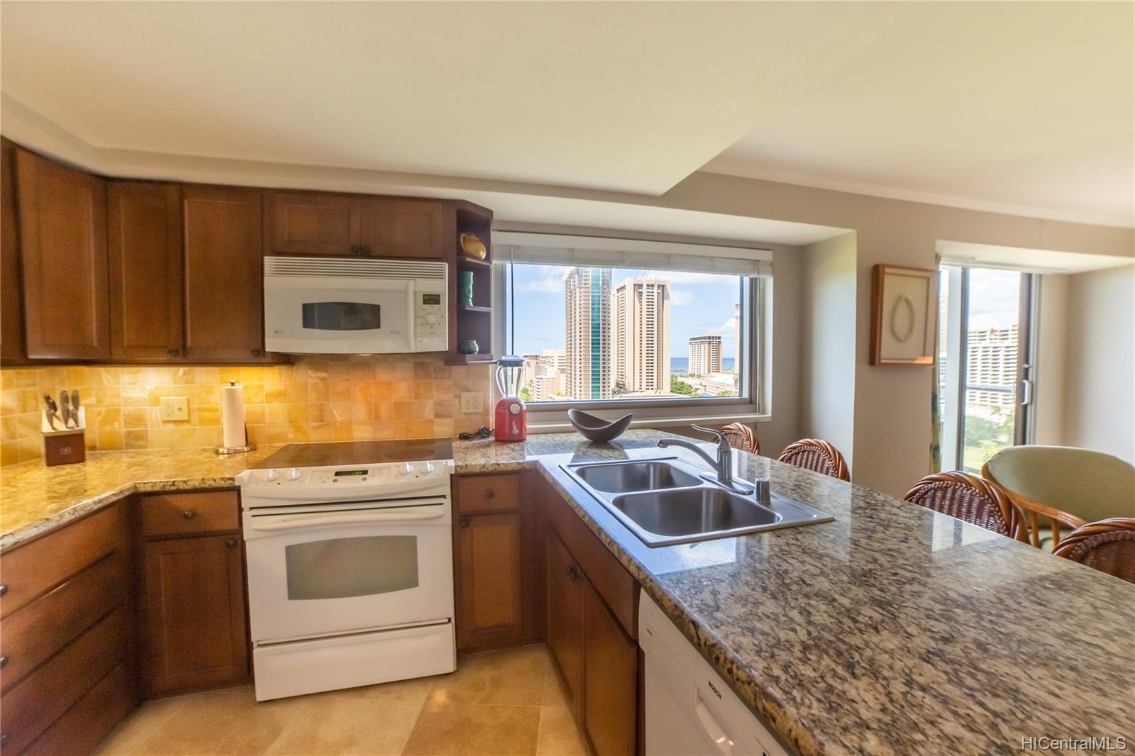 2045 Kalakaua Avenue #1506, Honolulu, HI 96815