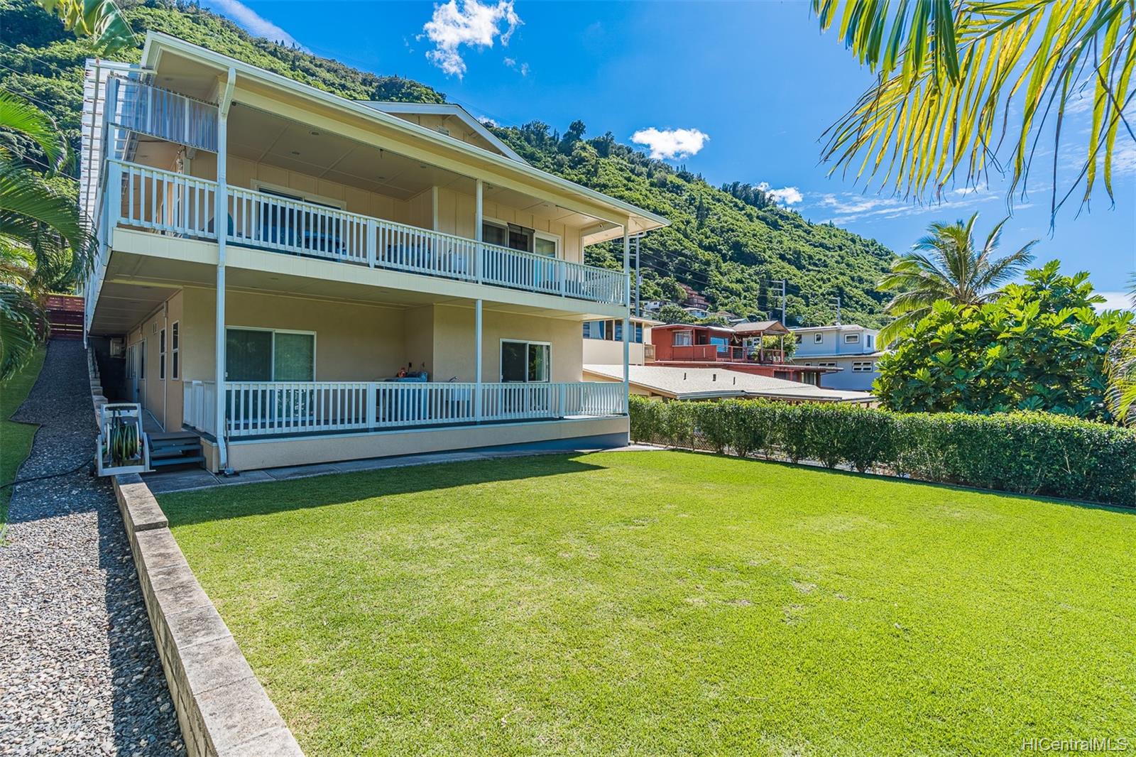 3102 Lanikaula Street Honolulu, HI 96822