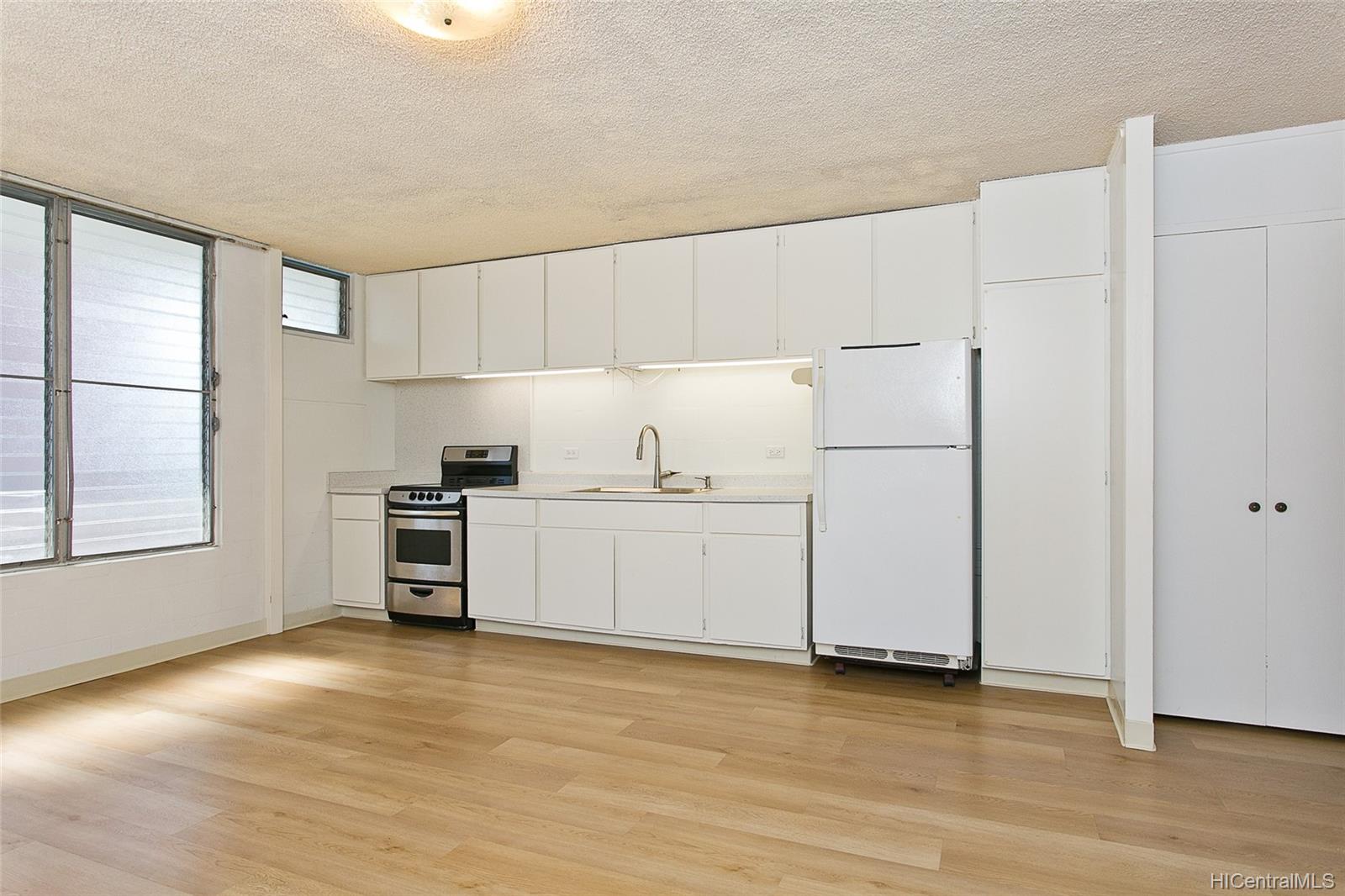 1714 Anapuni Street #403, Honolulu, HI 96822