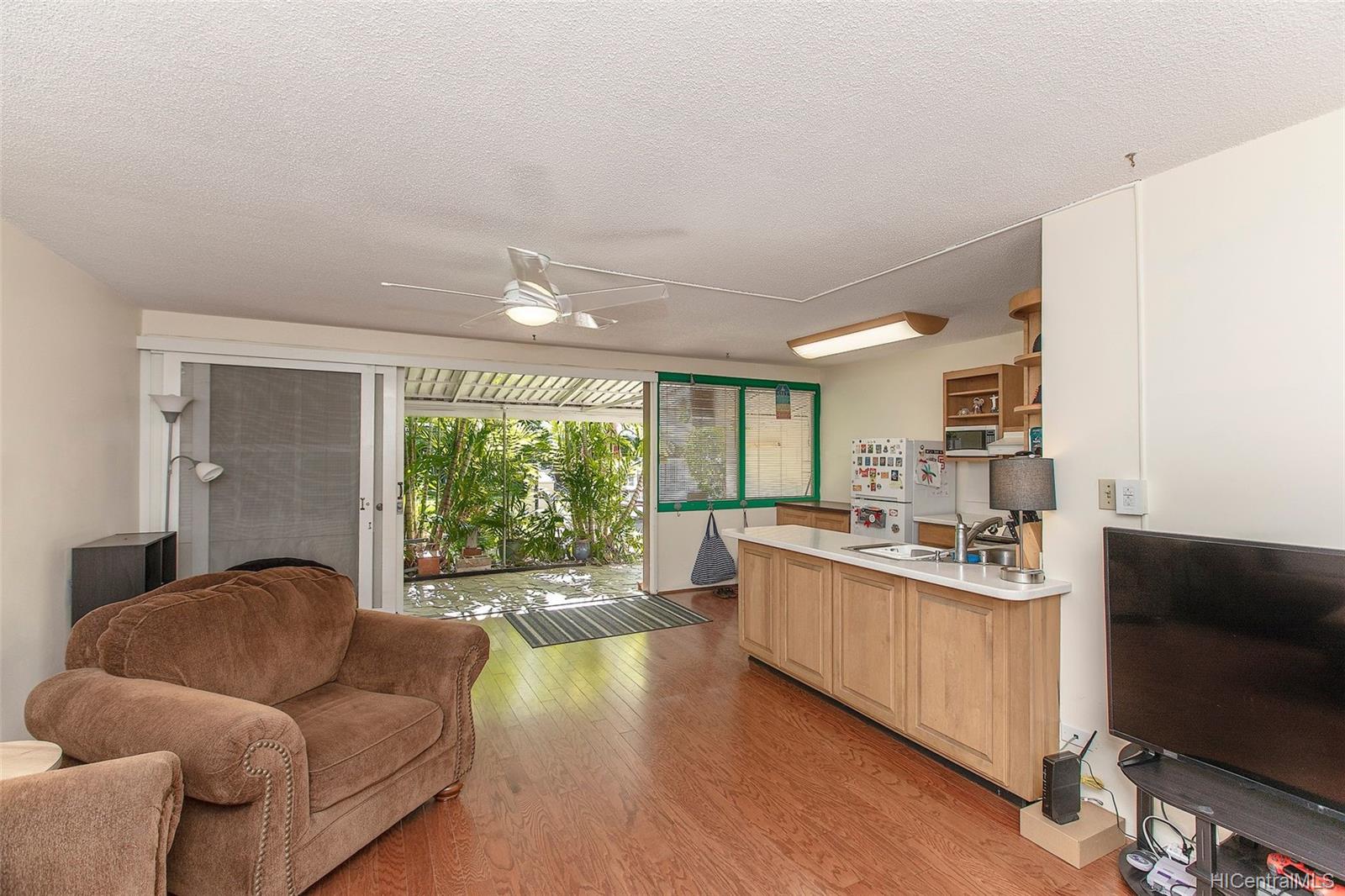 1330 Wilder Avenue #121, Honolulu, HI 96822