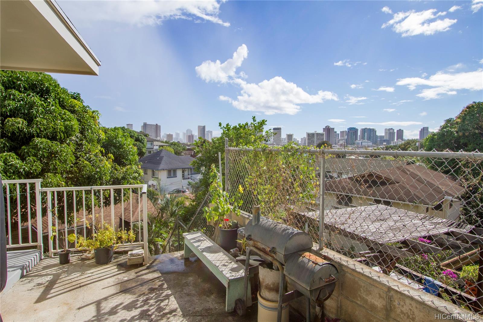 2133 Metcalf Street Honolulu, HI 96822