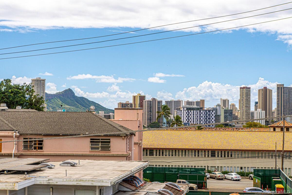 1914 University Avenue #312, Honolulu, HI 96822