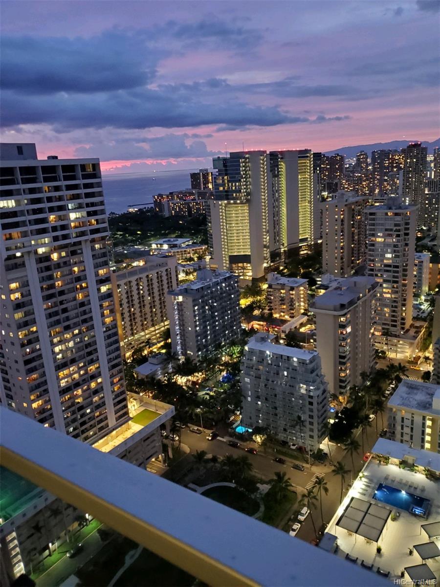 445 Seaside Avenue #4308, Honolulu, HI 96815