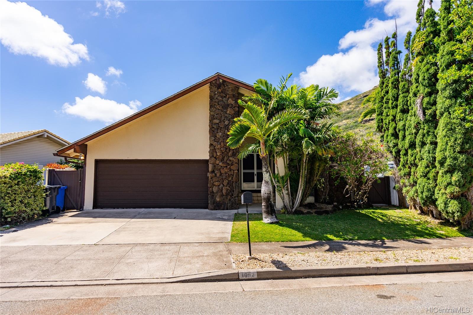 1092 Kalapaki Street Honolulu, HI 96825