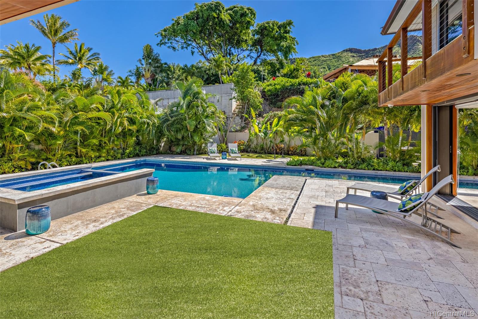 3824 Diamond Head Circle Honolulu, HI 96815