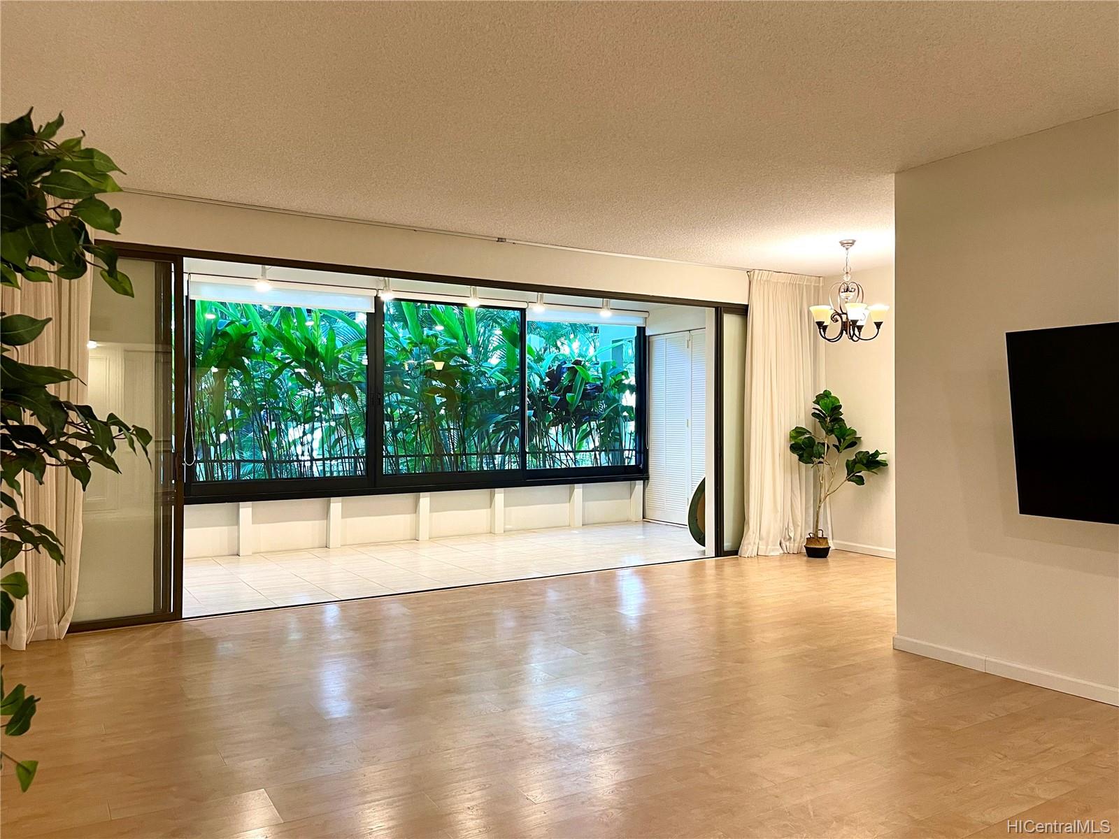 4999 Kahala Avenue #165, Honolulu, HI 96816