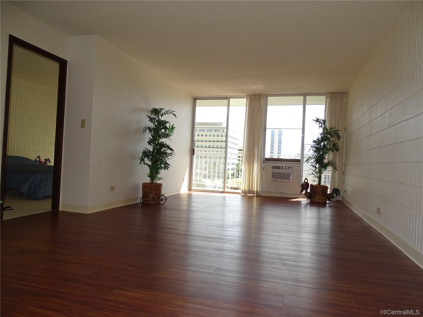 1326 Keeaumoku Street #406, Honolulu, HI 96814