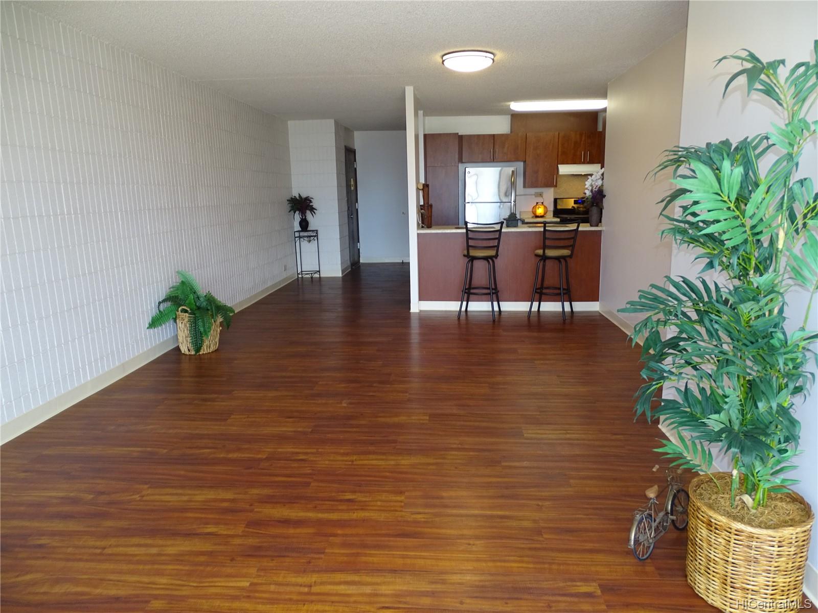 1326 Keeaumoku Street #406, Honolulu, HI 96814