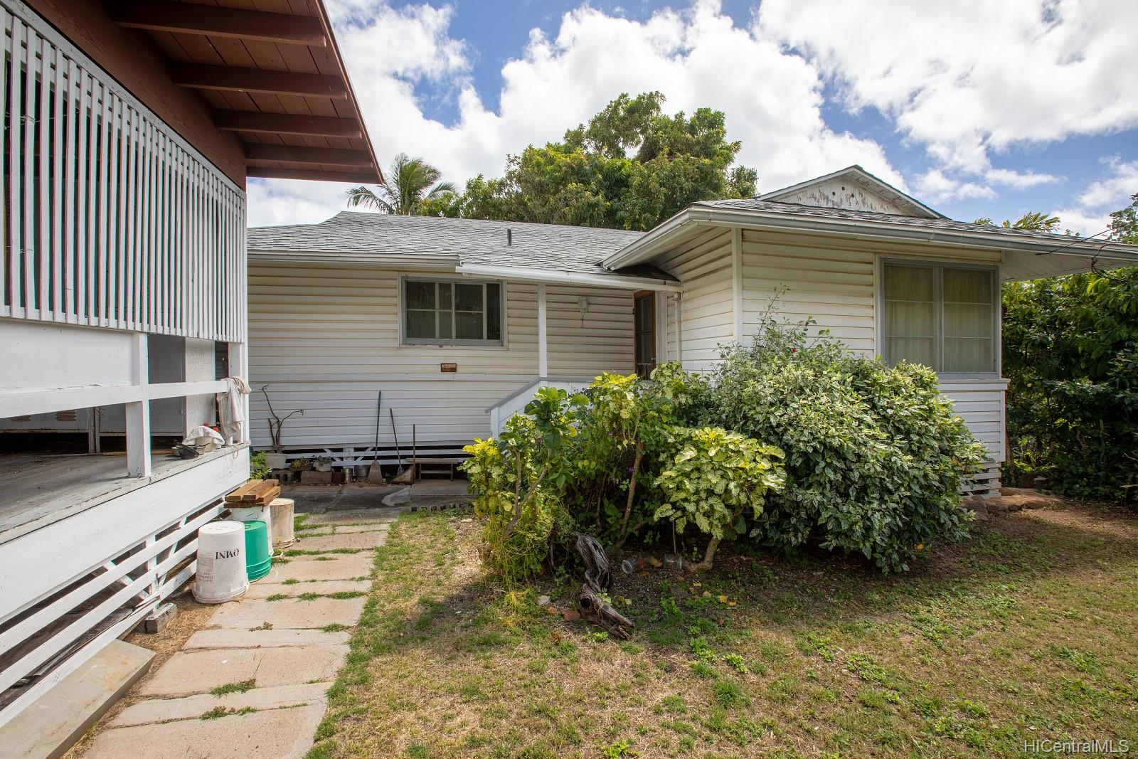 1339 Makaikoa Street Honolulu, HI 96821