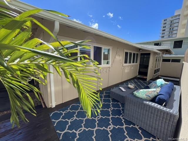 1517-A Spreckels Street Honolulu, HI 96822