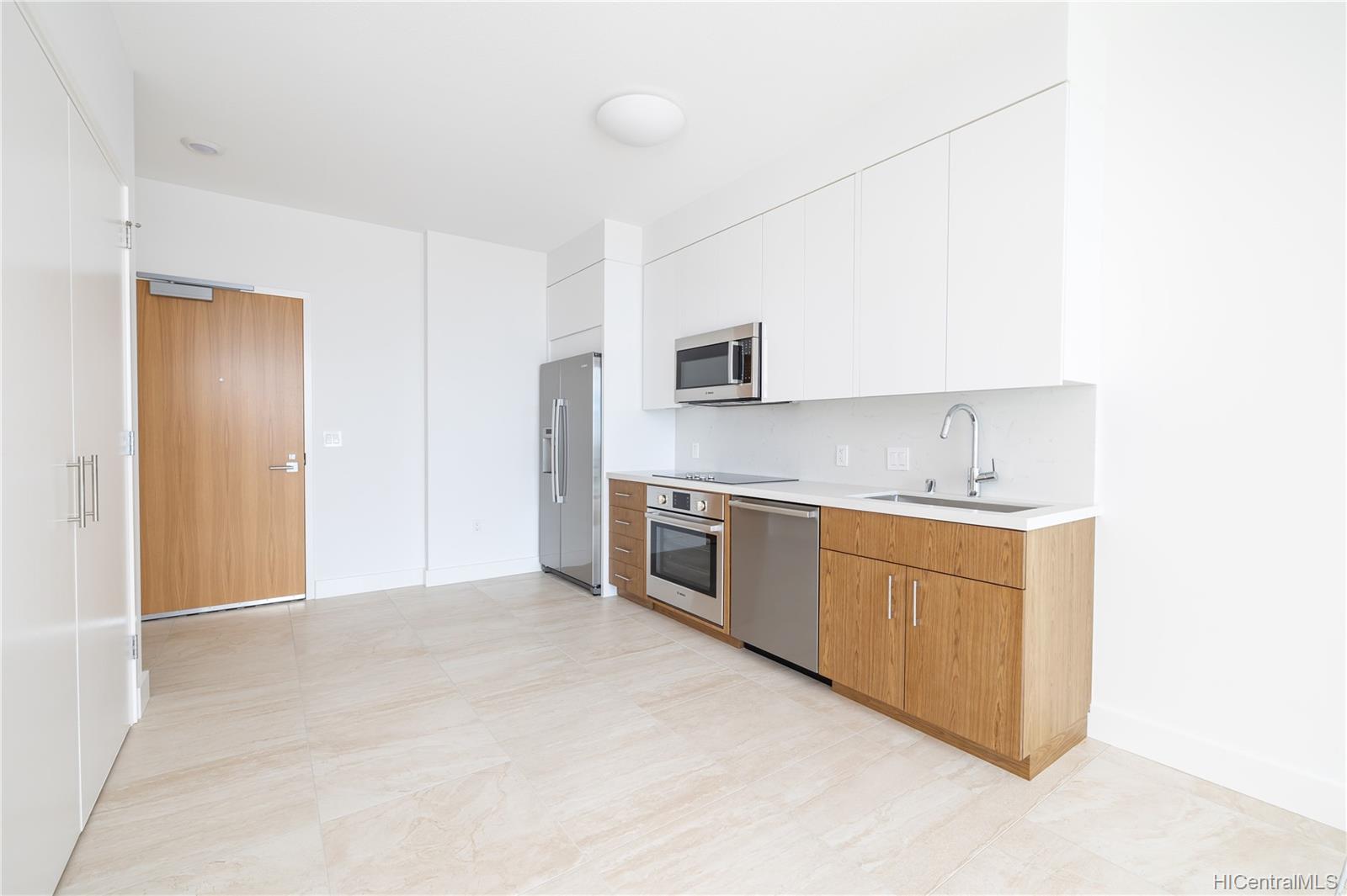 629 Keeaumoku Street #3703, Honolulu, HI 96814