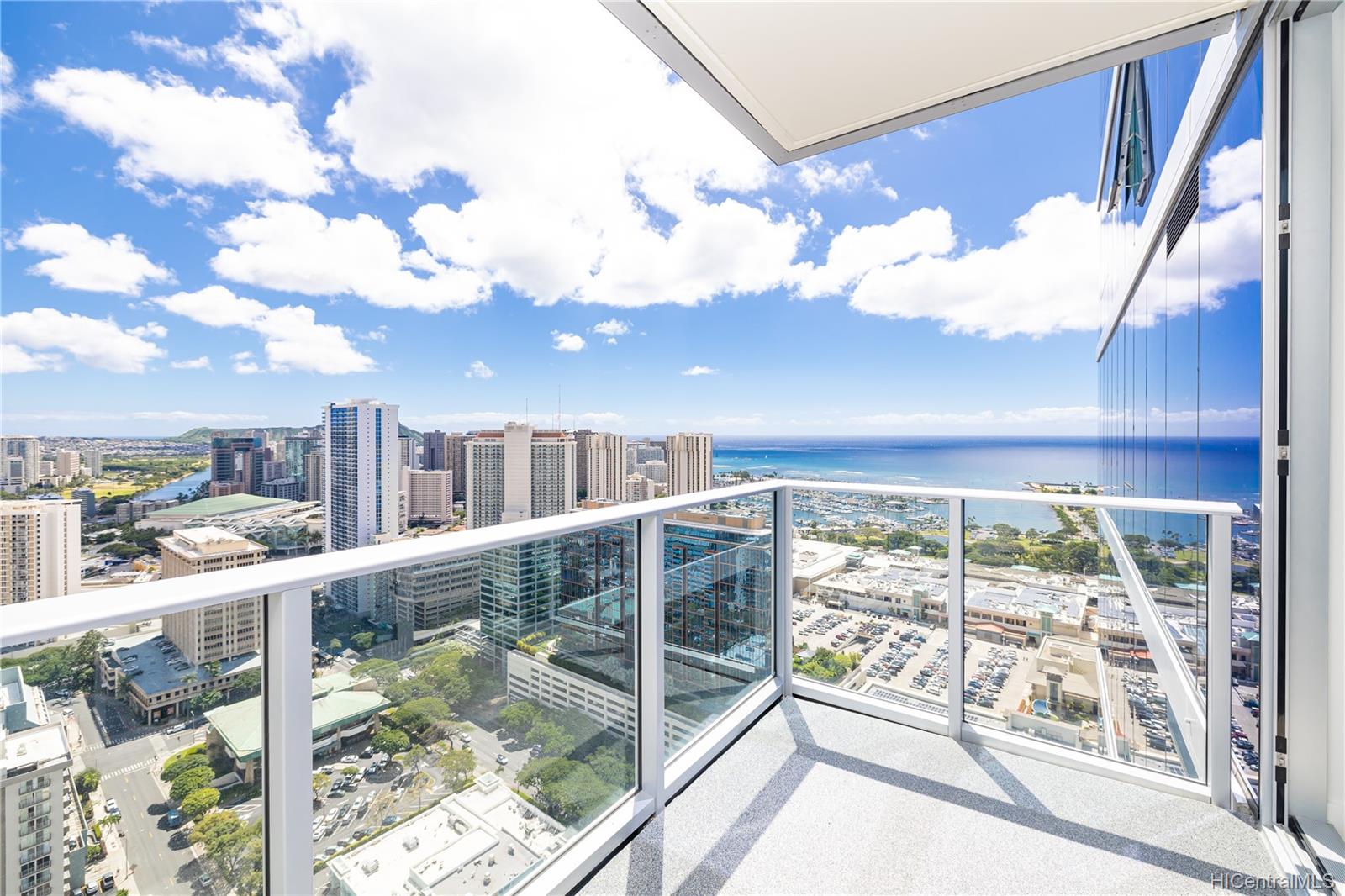 629 Keeaumoku Street #3703, Honolulu, HI 96814