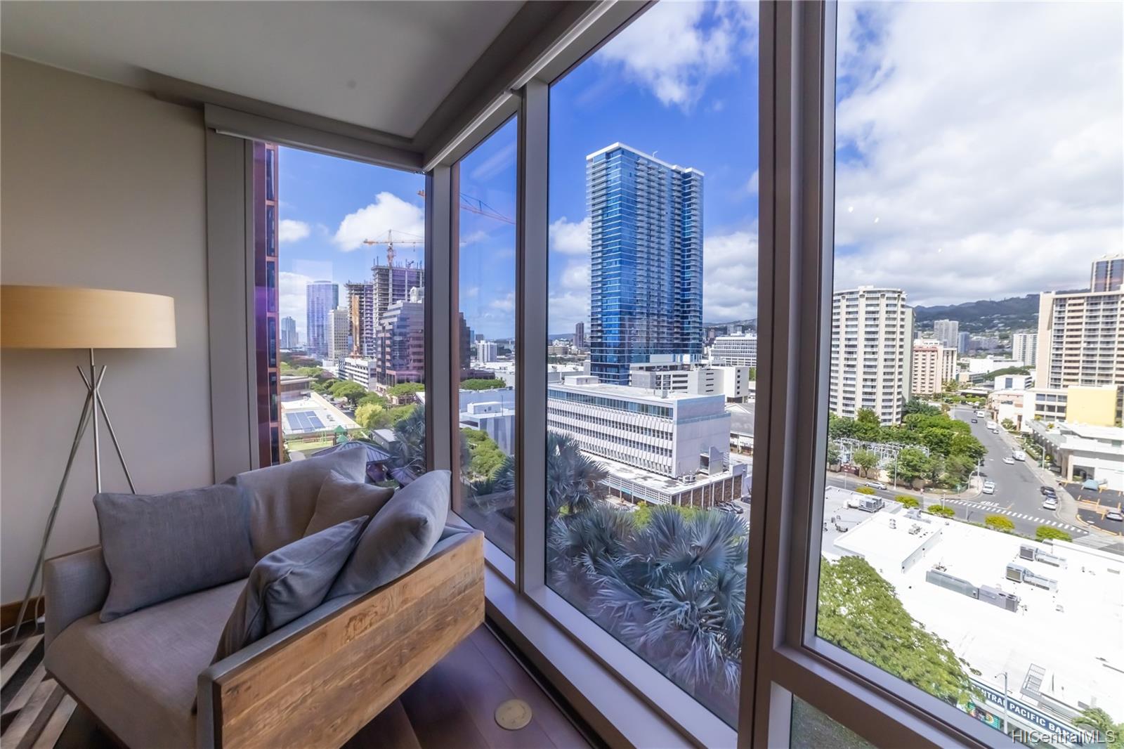 1555 Kapiolani Boulevard #1014, Honolulu, HI 96814