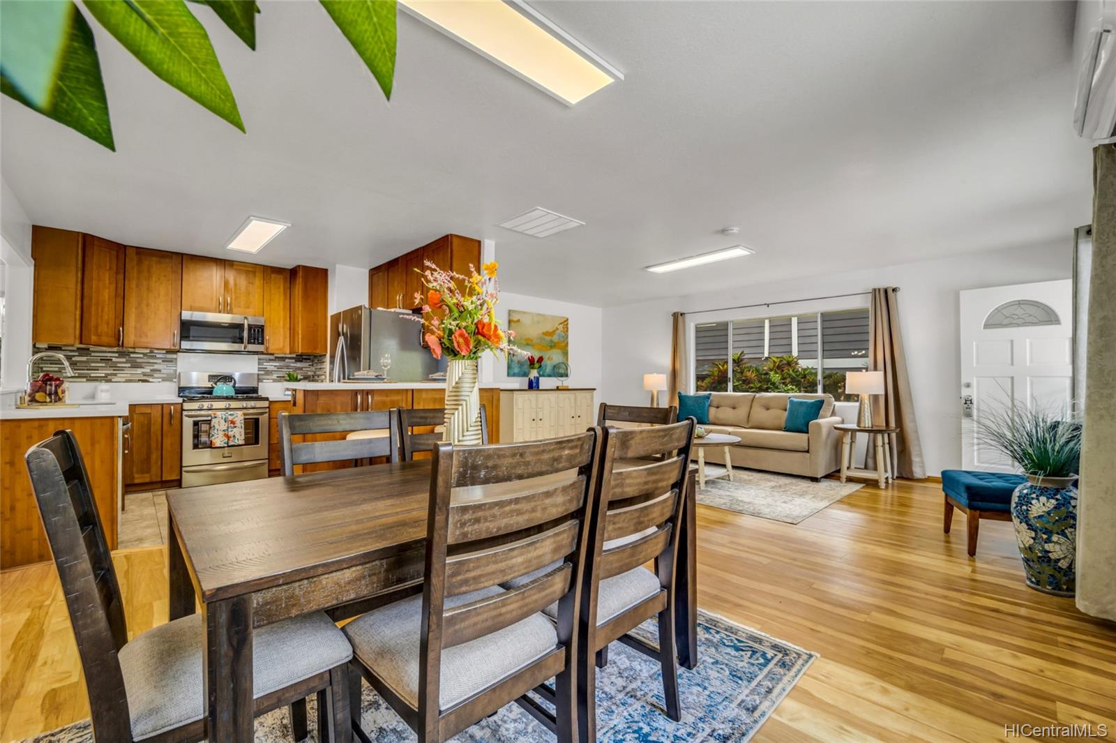 5229 Liwai Street Honolulu, HI 96821