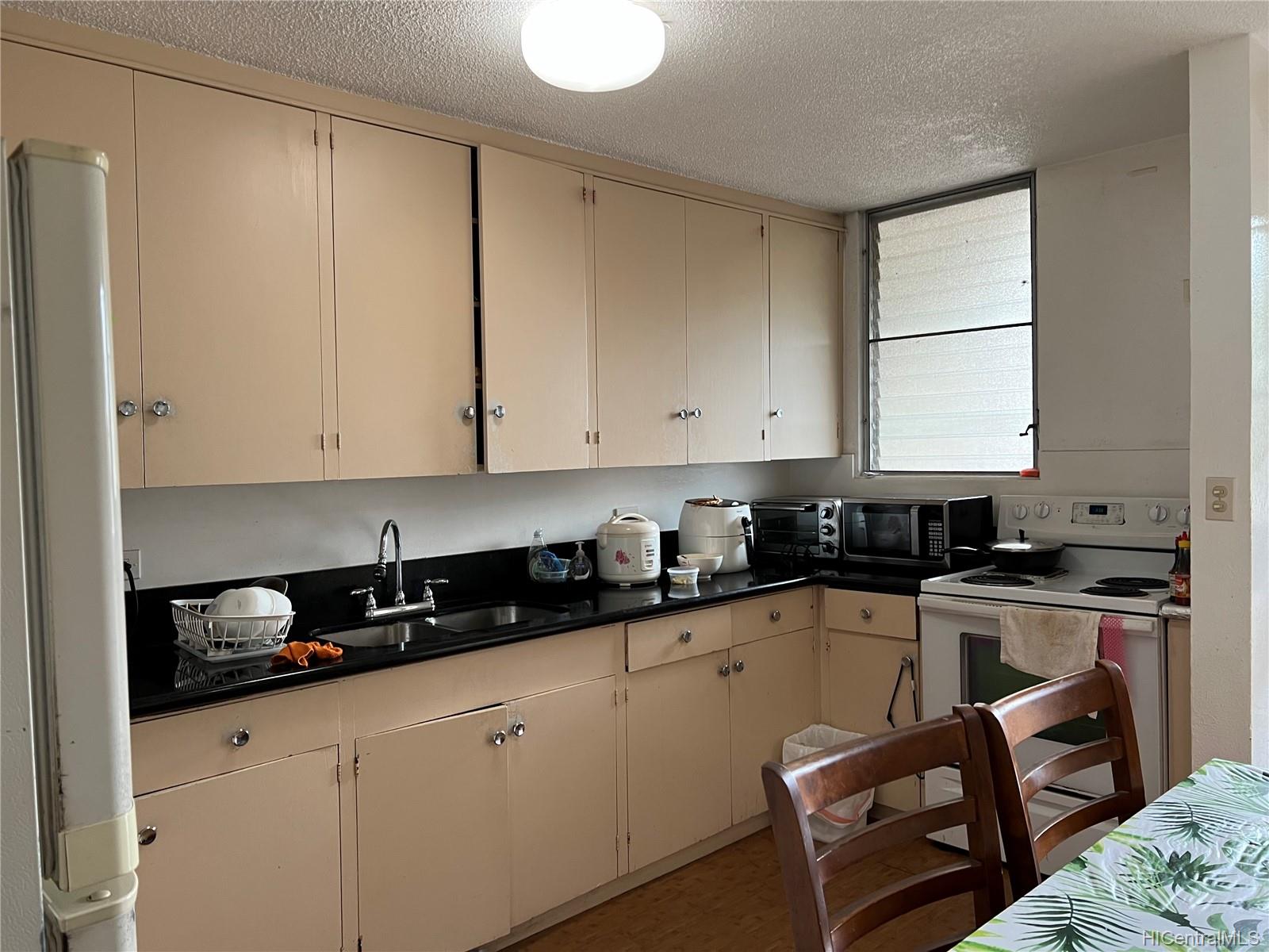 1655 Kanunu Street #201, Honolulu, HI 96814