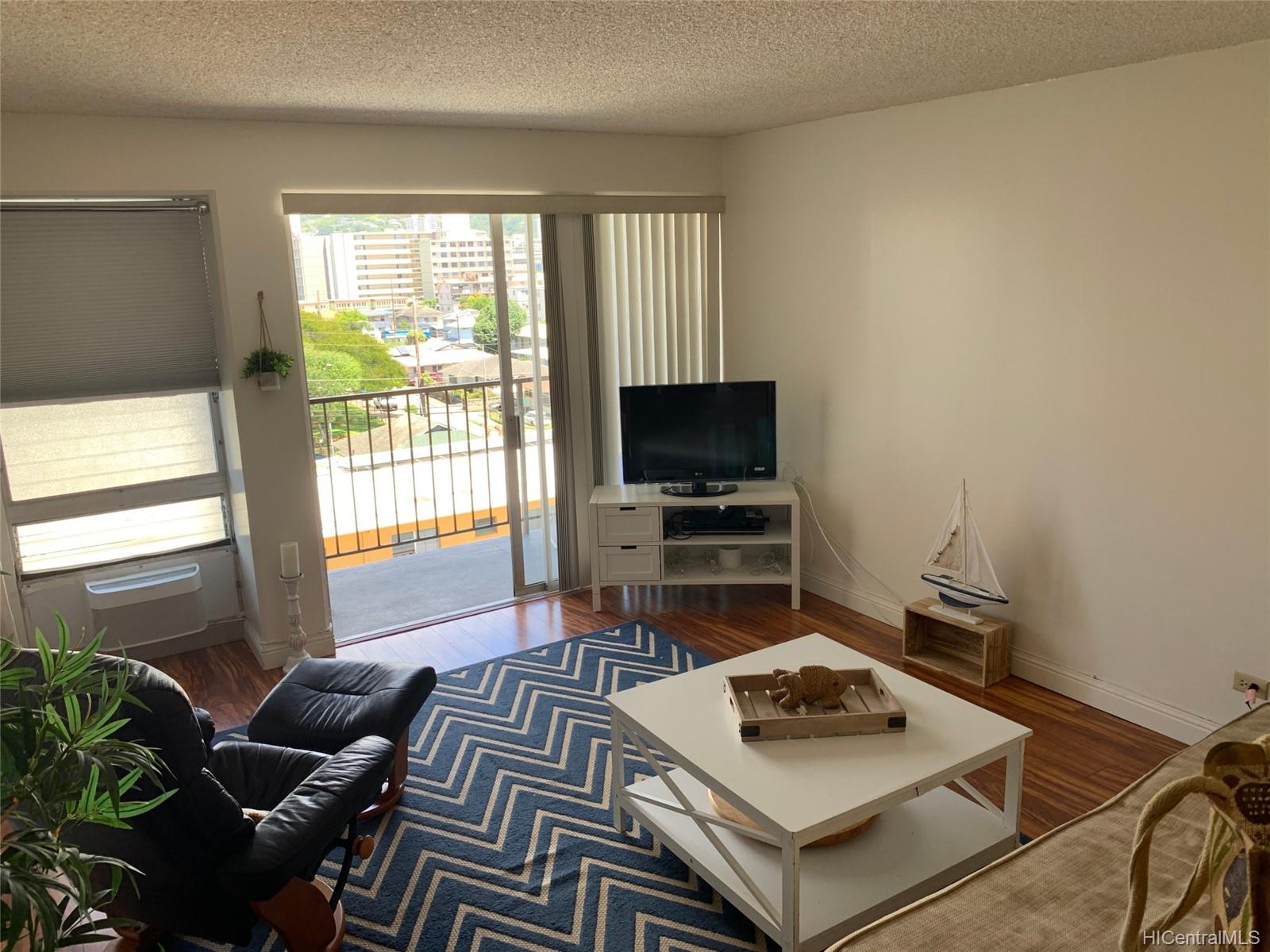 725 Piikoi Street #604, Honolulu, HI 96814