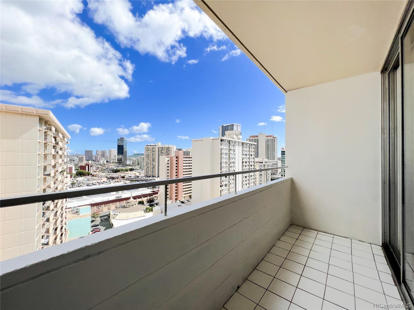 780 Amana Street #1805, Honolulu, HI 96814