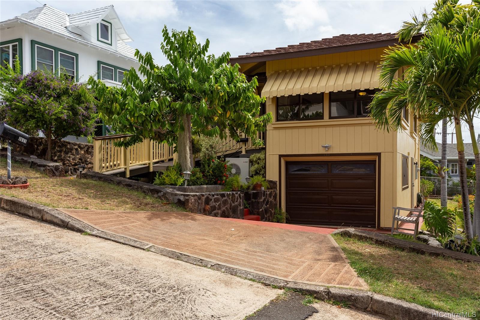 1511 Pualele Place Honolulu, HI 96816