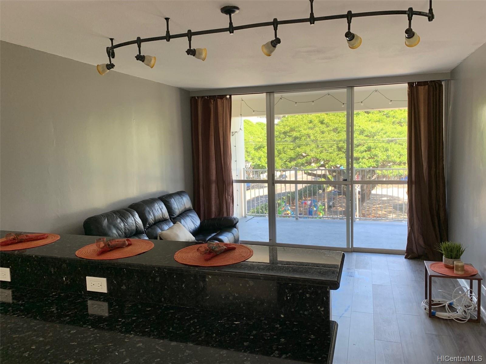 1535 Punahou Street #503, Honolulu, HI 96822