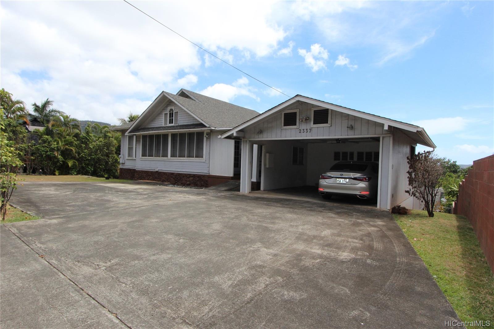 2337 East Manoa Road Honolulu, HI 96822