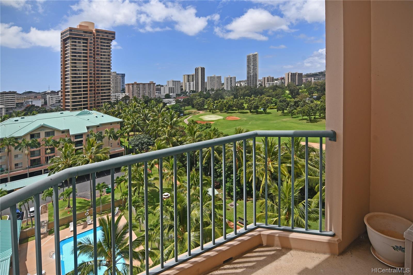 3075 Ala Poha Place #1012, Honolulu, HI 96818