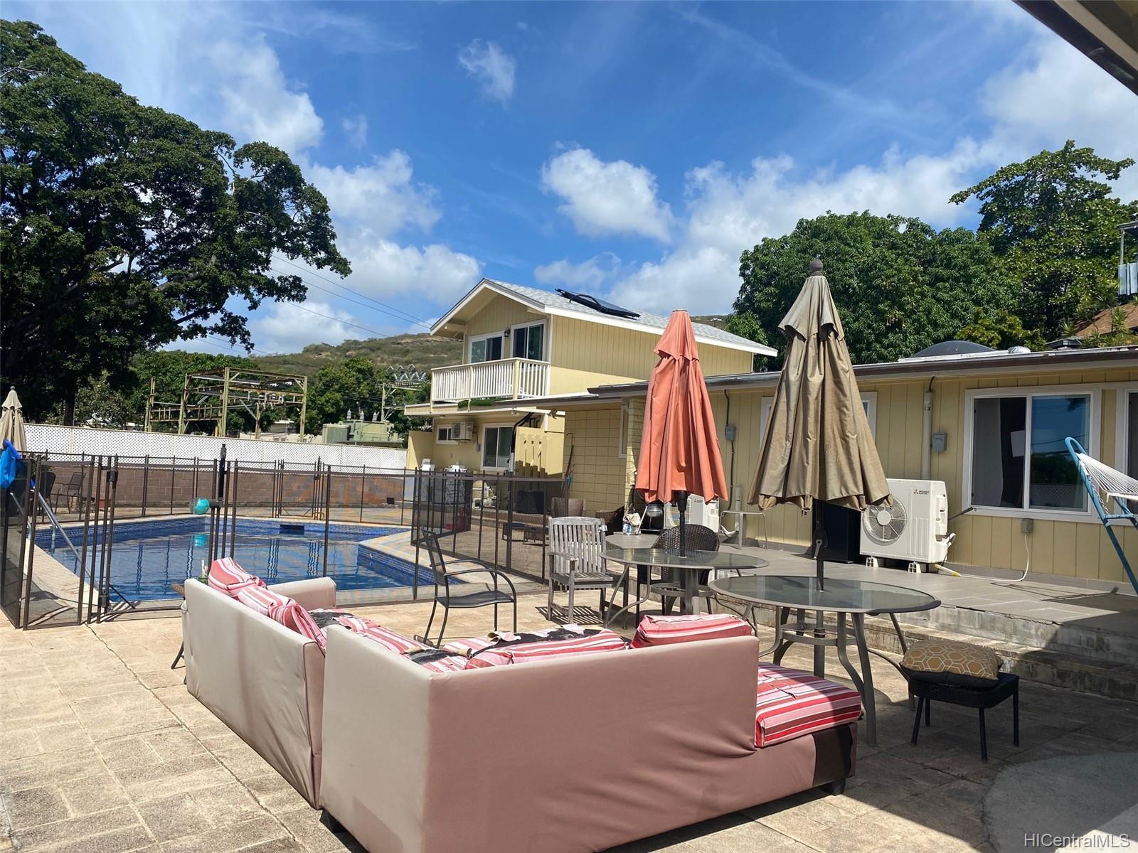 1206 Laukahi Street Honolulu, HI 96821