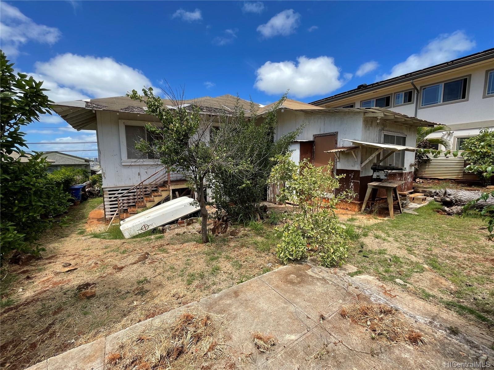 647 12th Avenue Honolulu, HI 96816